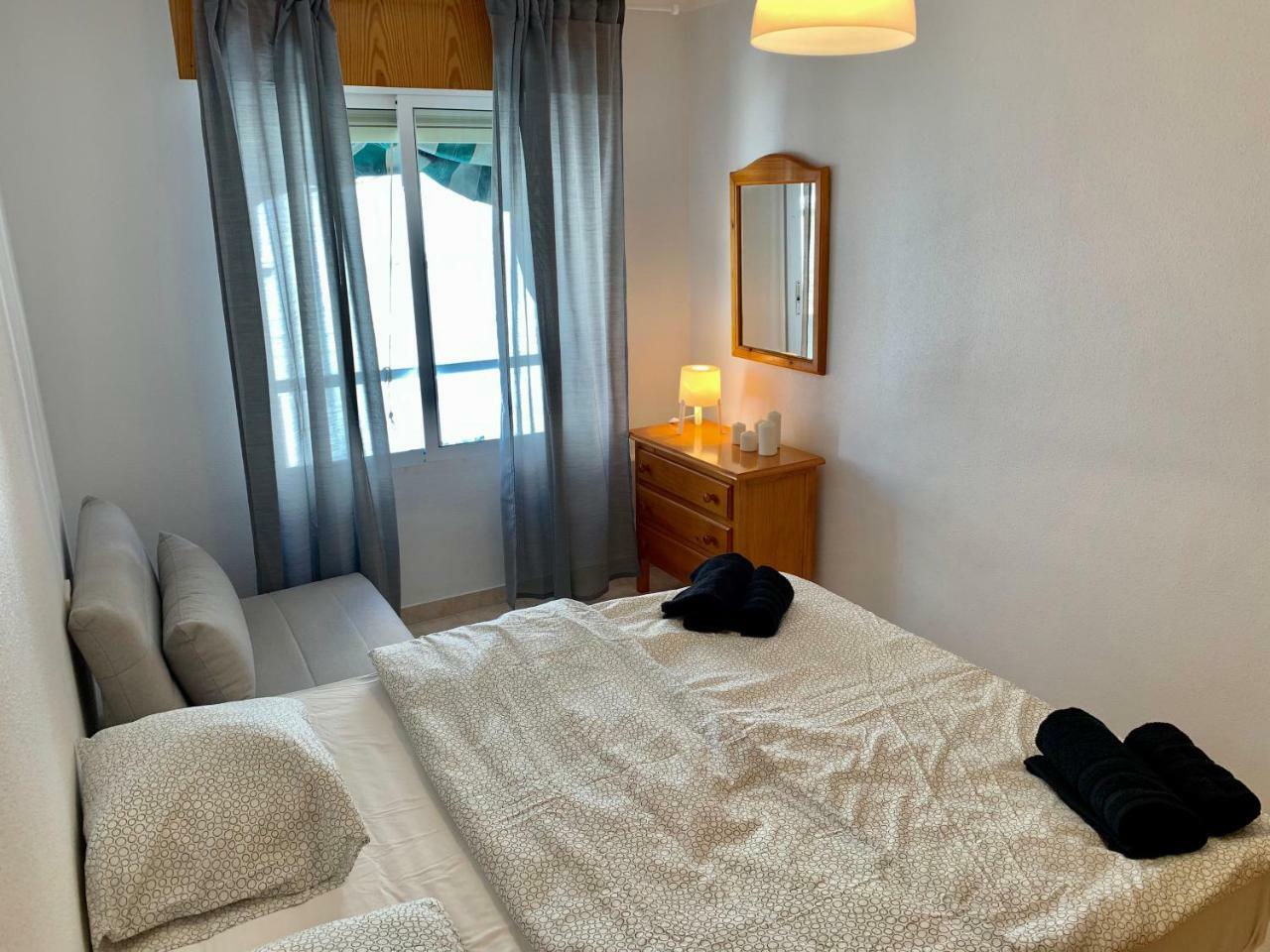 Апартаменты Apartamento Playa Del Cura Торевьиа Экстерьер фото
